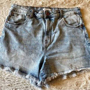 Womens Denim shorts size 13/31